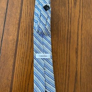 Beautiful  blue and silver Calvin Klein neck tie
